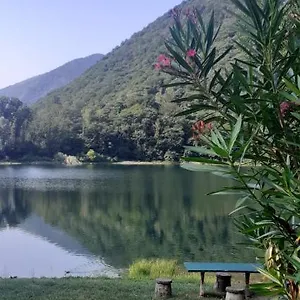  Apartment L'angolino Di Magda: On The Lake-private Beach!